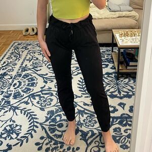 Lululemon Stretch Luxtreme 7/8 Pants in Black